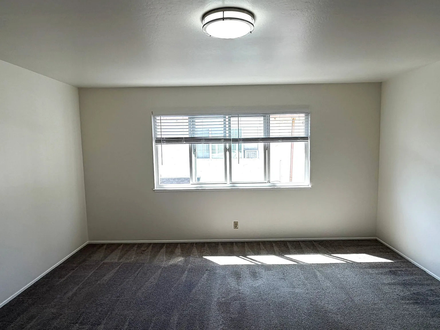 2 bed, 862 sqft, $2,850 — Photo 2
