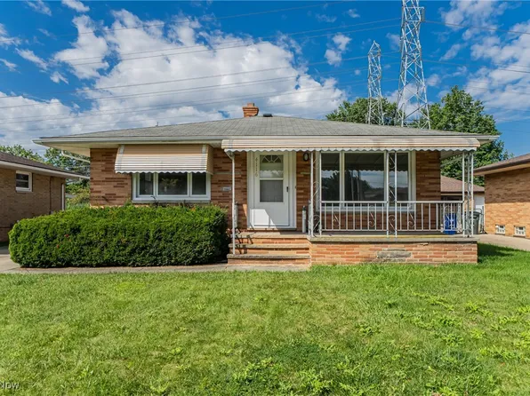 4116 Apple Creek Dr, Brooklyn, OH 44144