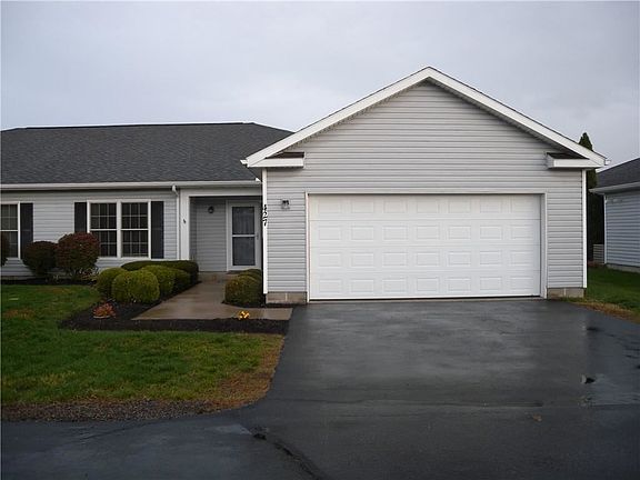 3rd image of 427 Hawley Dr