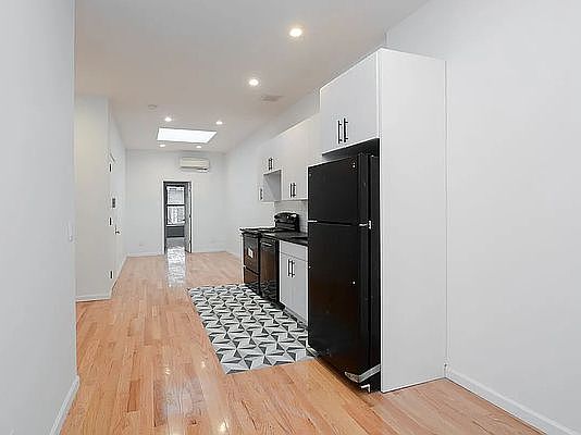 1st image of 741 Washington Ave APT 3L