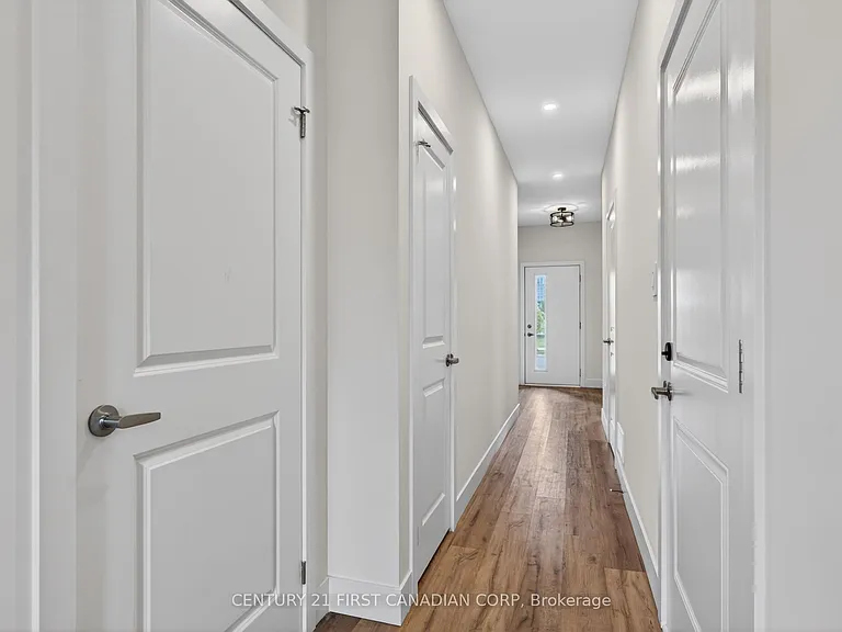 1595 Capri Cres #66 — Photo 4