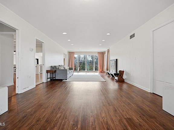 2nd image of 2125 Heatherly Rd