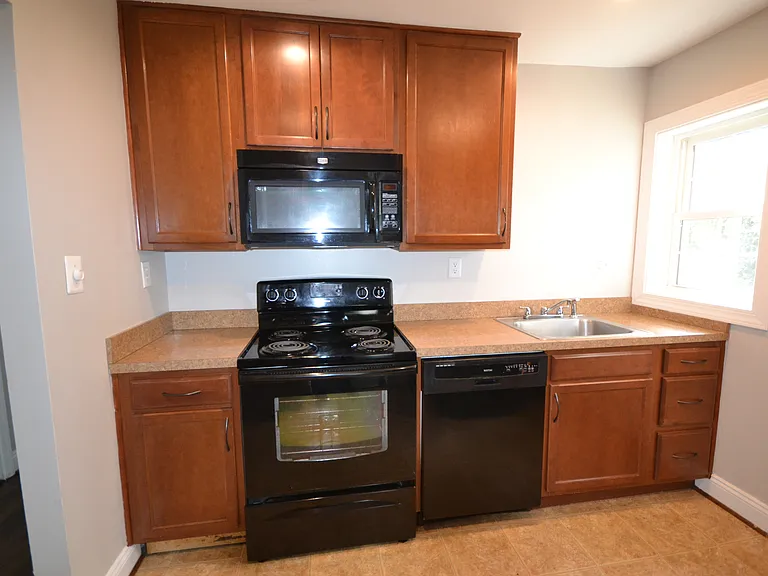 2623 Dakota St — Photo 8