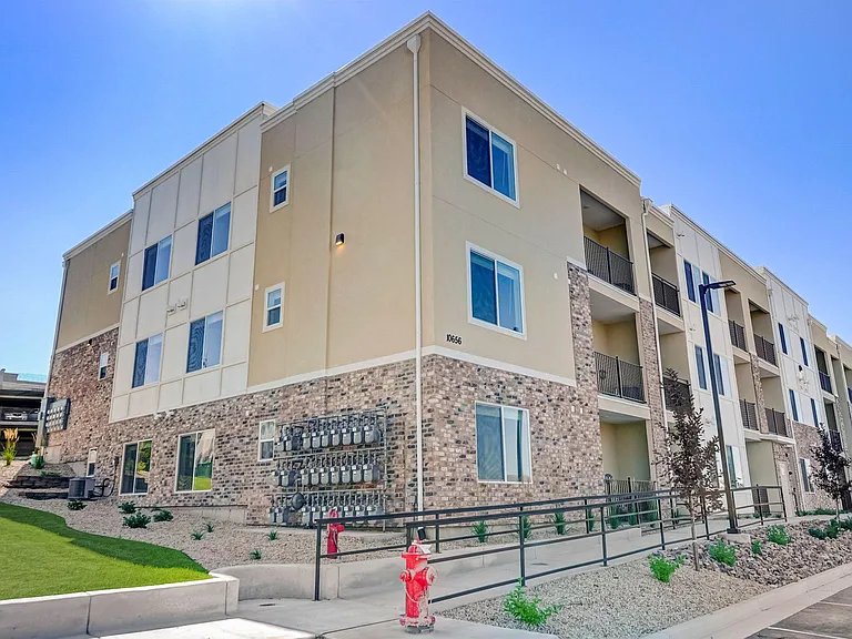 South Ridge Apartments — Photo 24