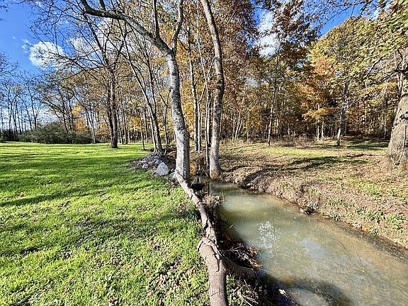 5th image of 4740 Ash Hill Rd