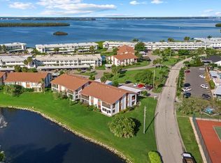 4852 Independence Dr, Bradenton, FL 34210