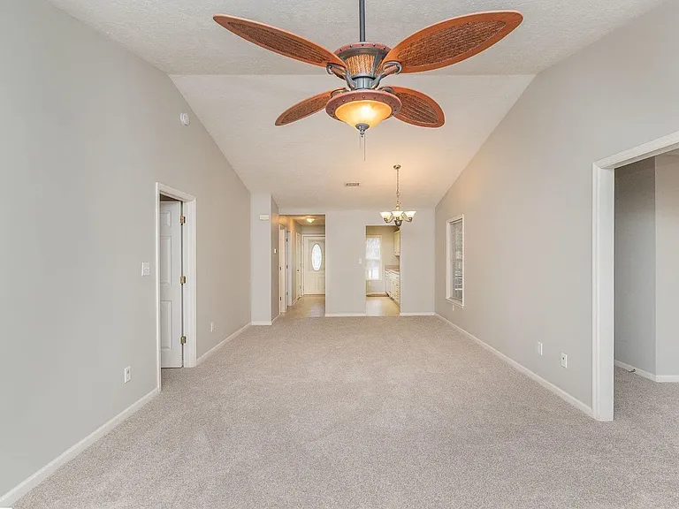215 E Middlebury Ln SW — Photo 13