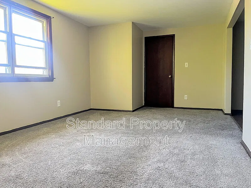 2 bed, 1.0 bath, $1,150 — Photo 3