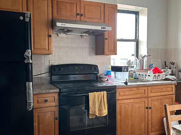 3rd image of 1235 N 15th St APT 3