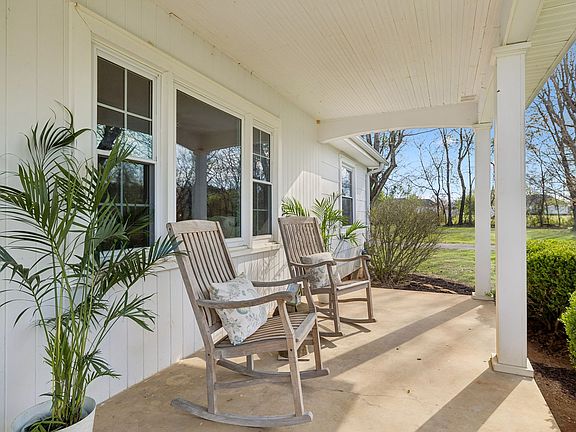 3rd image of 3026 Dilton Mankin Rd