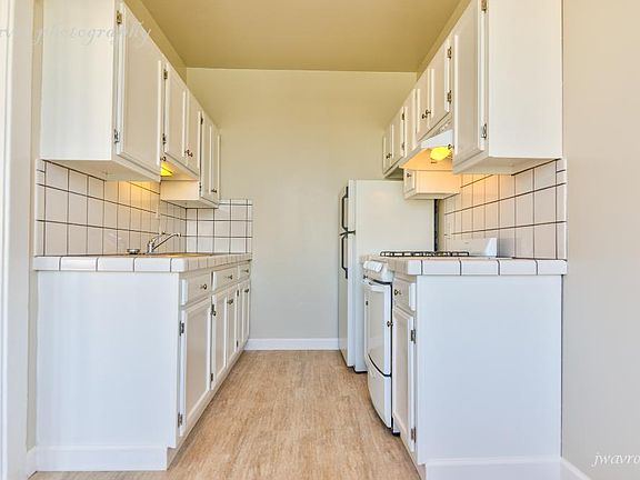 4th image of 1785 Ofarrell St APT 3