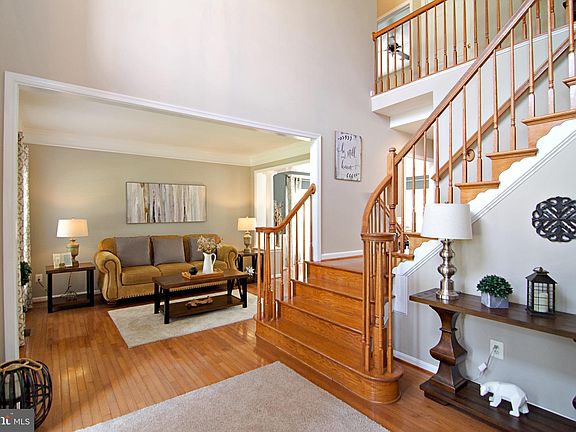 4th image of 8493 Lanier Overlook Ct