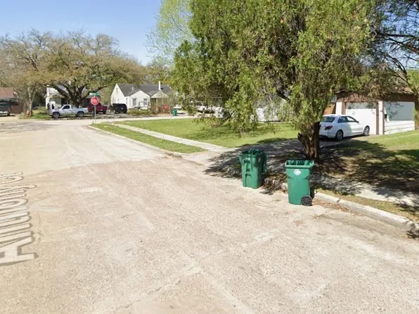 906 Anthony Ct, Pasadena, TX 77506