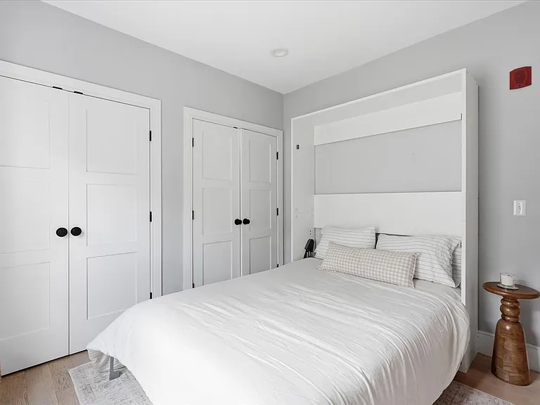 613 E 6th St #3 — Photo 14