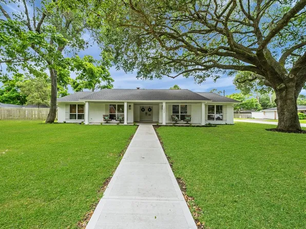 1202 Timber Ln, Rosenberg, TX 77471