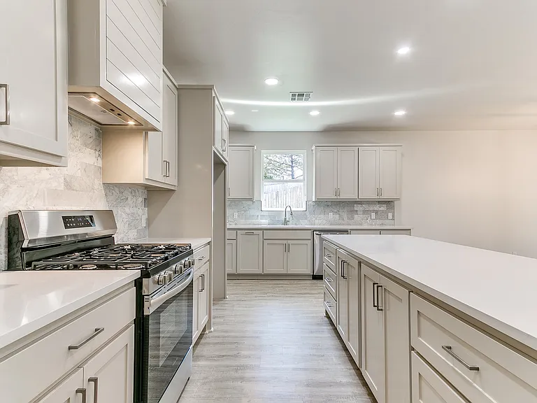7236 NW 152nd St — Photo 32