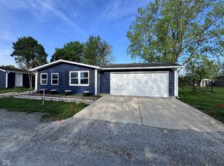 12 Fountain Lake Dr, Greenfield, IN