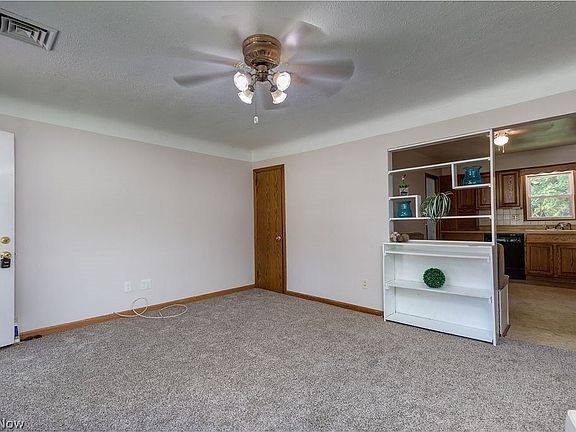 5th image of 7756 Saxon Dr