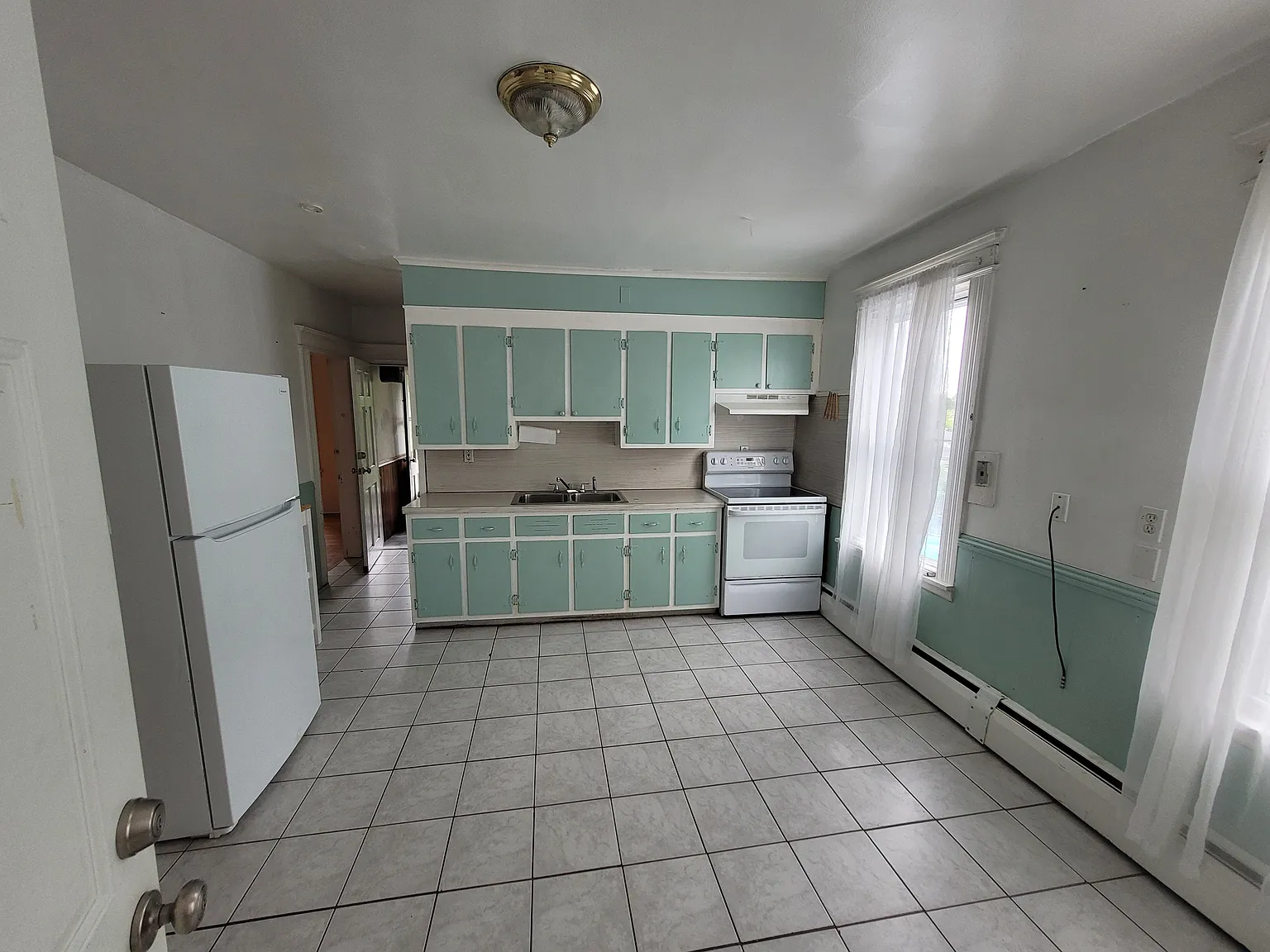 2 bed, 1008 sqft, $1,800 — Photo 2