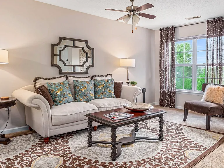 Madison Heights Luxury Apartments — Photo 47
