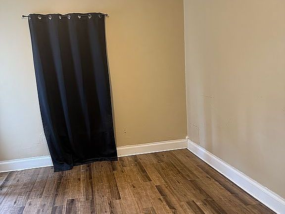 Second bedroom 
