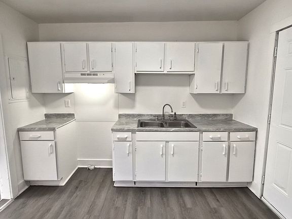 2nd image of 423 Robney Dr