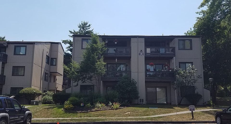 Front view of unit with deck