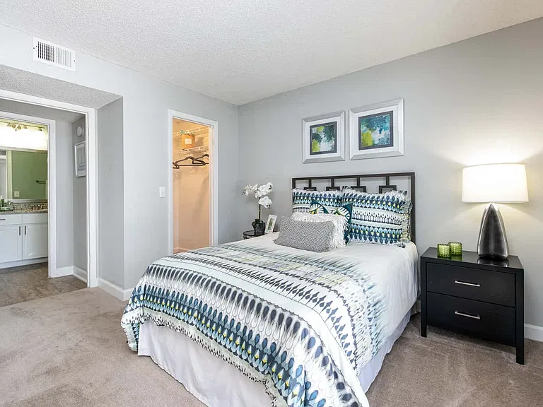 Aspen floor plan bedroom angle 2x2 950 sq ft