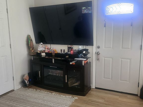 4th image of 10723 Amador St