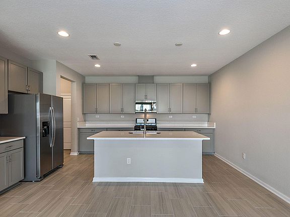 3rd image of 73 Sapphire Ln