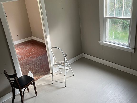 2nd image of 127 Old Lair Rd