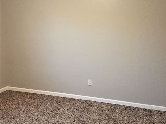 5th image of 1542 Diuguid Dr APT J