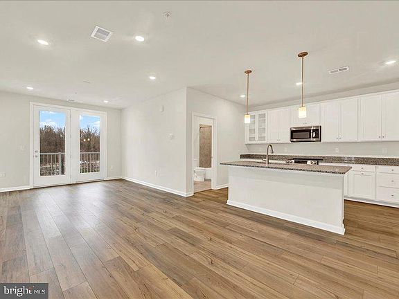 2nd image of 4003 Seaside Alder Rd #302