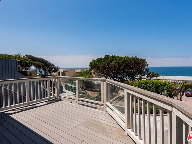 7273 Birdview Ave — Photo 9