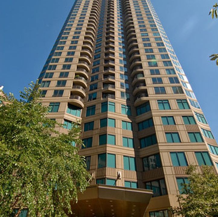 1st image of 400 N La Salle St #4105