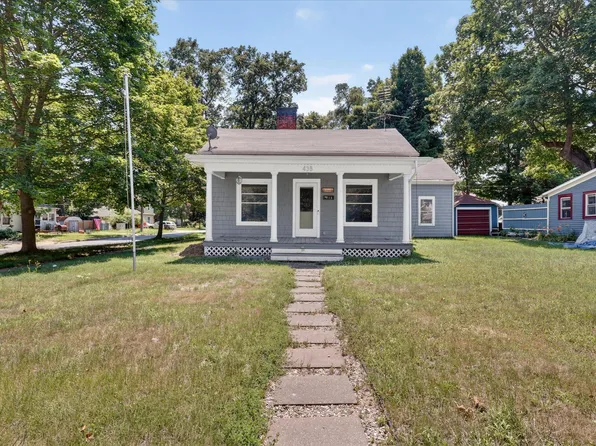438 E Center St, Hastings, MI 49058