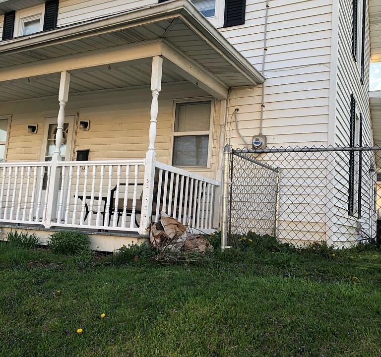 2nd image of 90 Chestnut St
