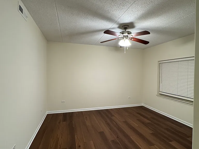 5049 N Northwest Hwy #1 — Photo 3