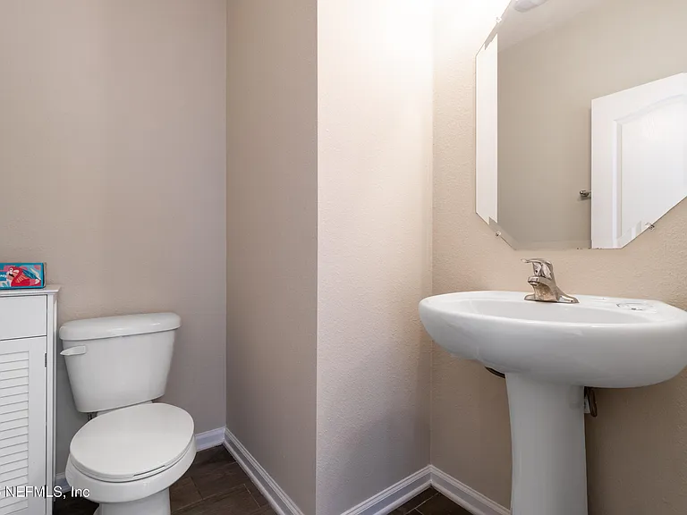 146 Castro Ct — Photo 10