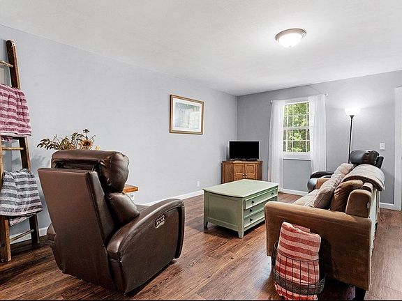 2nd image of 57 Drowsy Ln