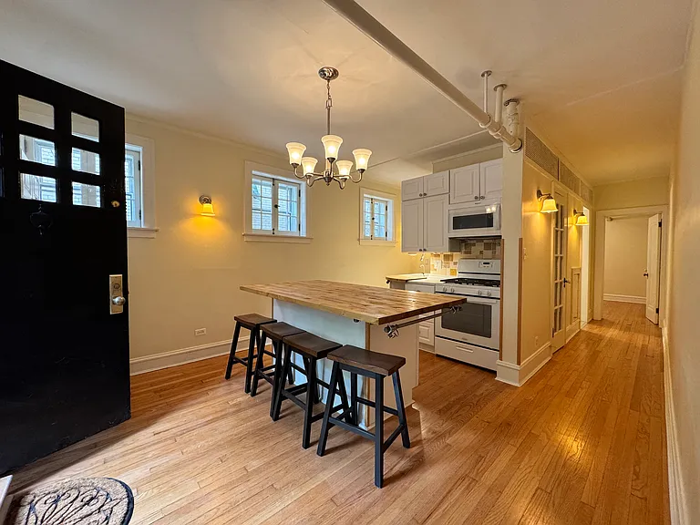 2050 W Farwell Ave #G — Photo 8