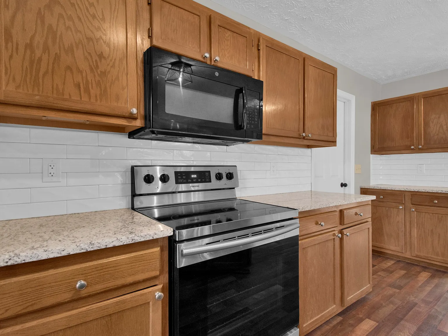 4 bed, 2121 sqft, $2,300 — Photo 3