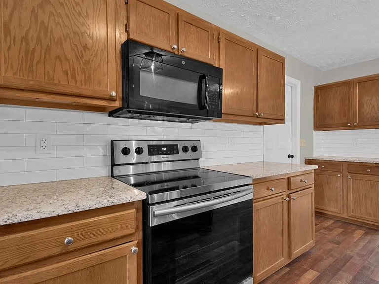 1717 Nuthatch Rd — Photo 23