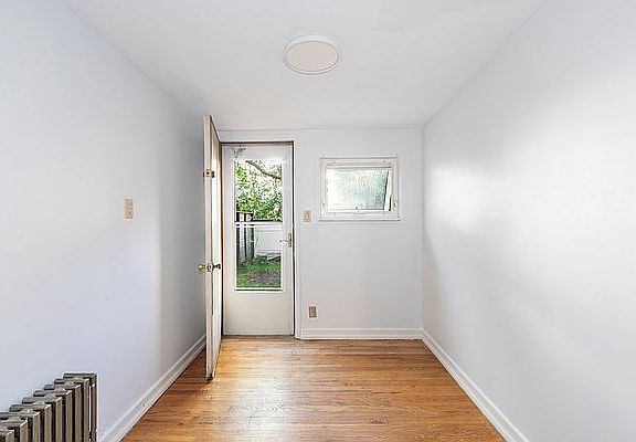 5th image of 407 17th St #1