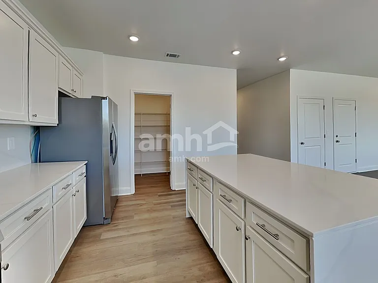 338 Golucke Way — Photo 4