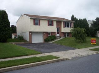 46 Carriage Cir, Oley, PA 19547