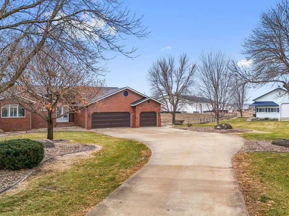 48381 277th St, Canton, SD 57013