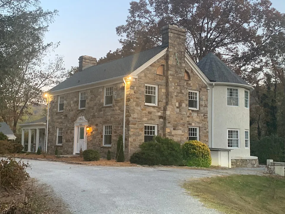 3516 Brevard Rd