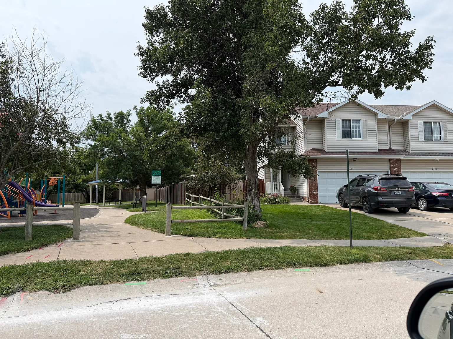 3 bed, 2.5 bath, 1906 sqft, $2,200 — Photo 3