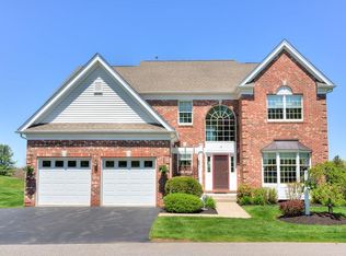 19 Fairways Ln, Methuen, MA 01844